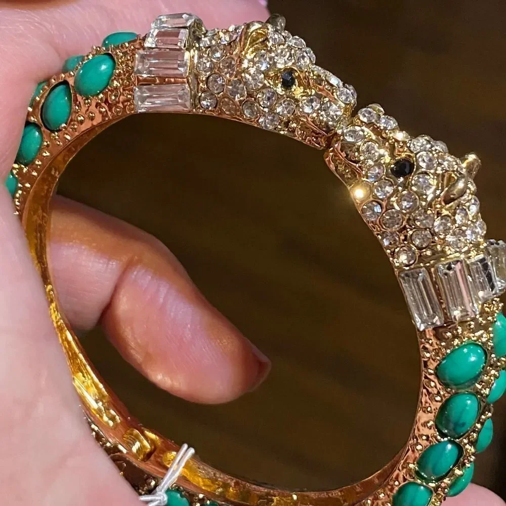 NWOT Amrita Singh Gold and Green Lepoard 🐆 Bracelet - Picture 3 of 11